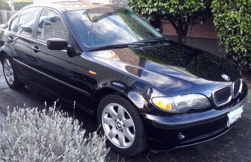 BMW 323i with hand wax